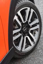 Mini Cooper 5-Door 2018 года (ZA)